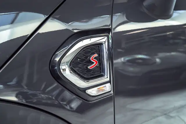 MINI Countryman view 13