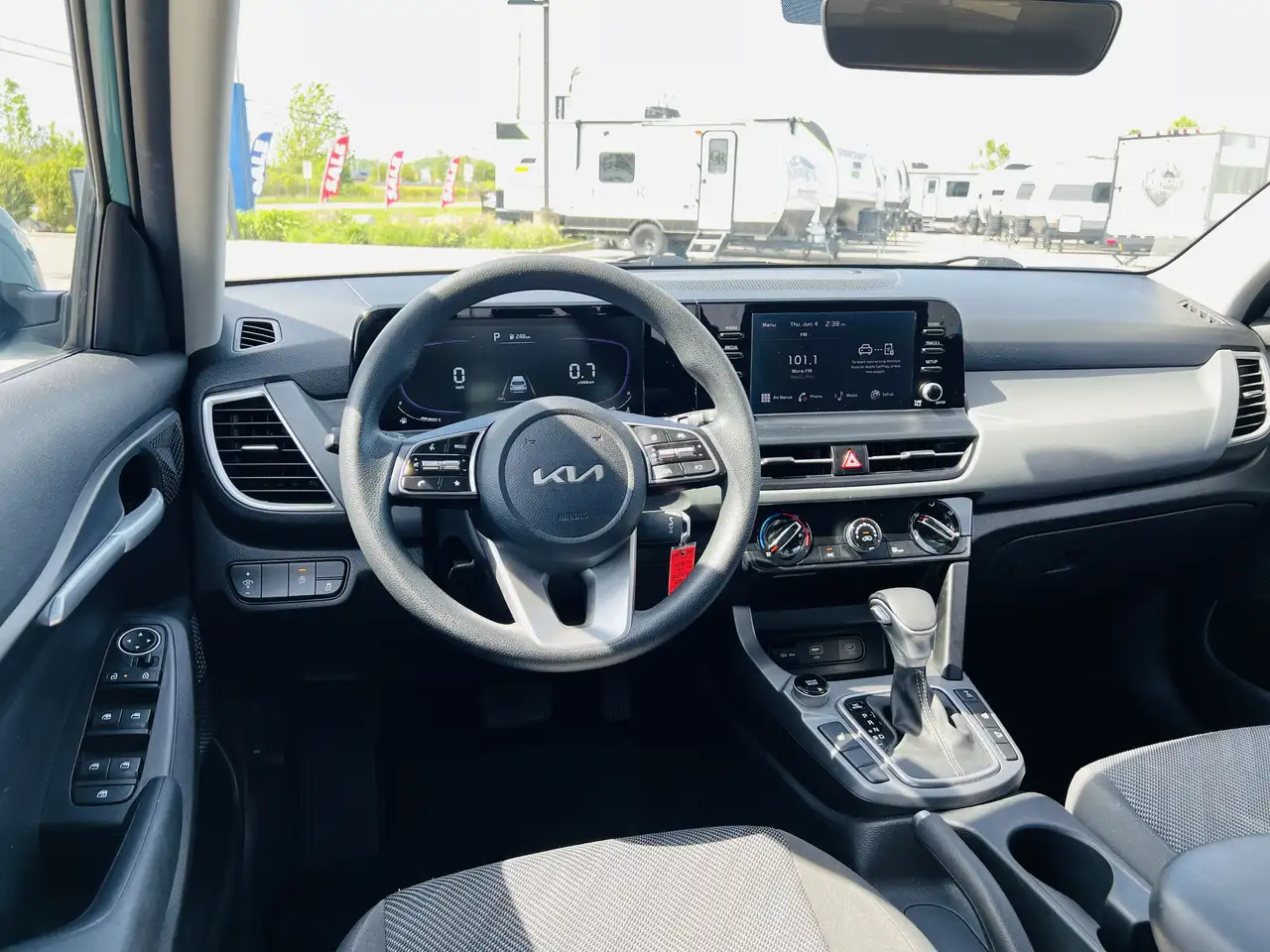 Kia Seltos снимка Kia Seltos