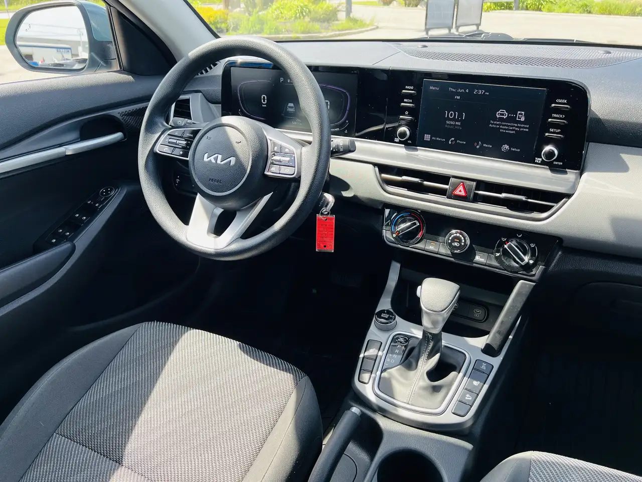 Kia Seltos снимка Kia Seltos