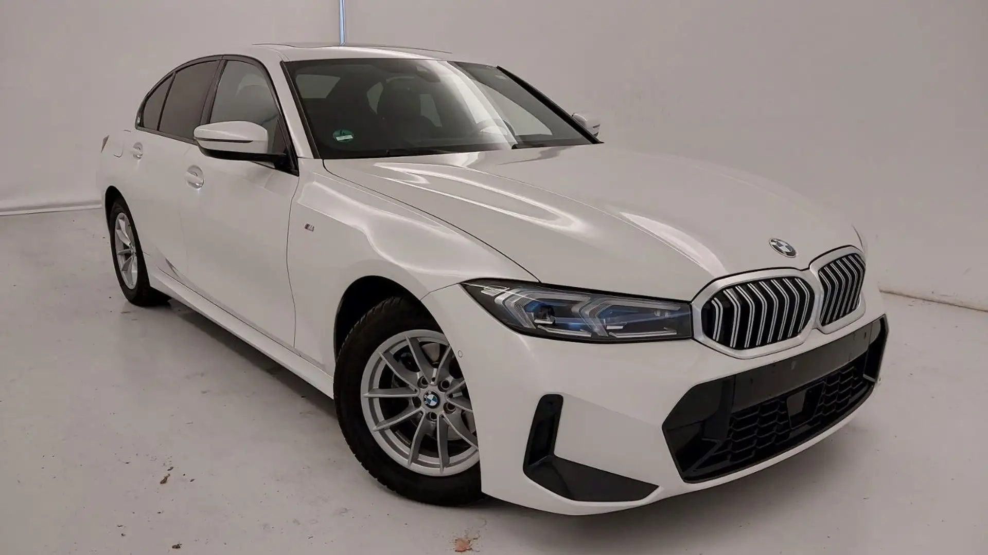BMW 320 i Lim. M Sport GSD ACC Memory HUD Kamera 18" Blanc - 2