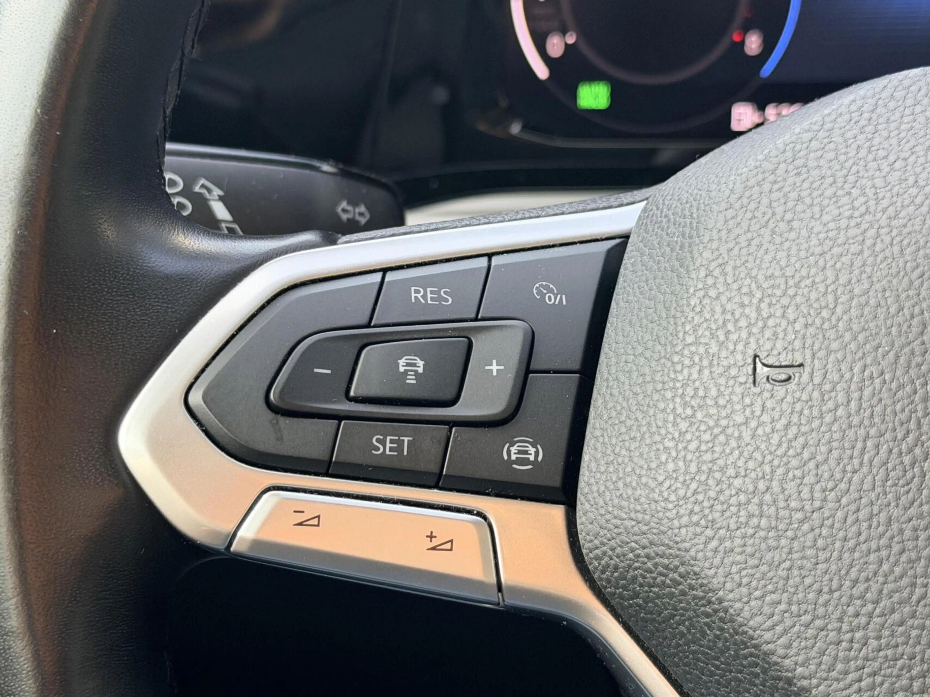 Volkswagen Golf Variant 1.0 TSI Life | Carplay | Adaptive cruise | Climate — photo 10