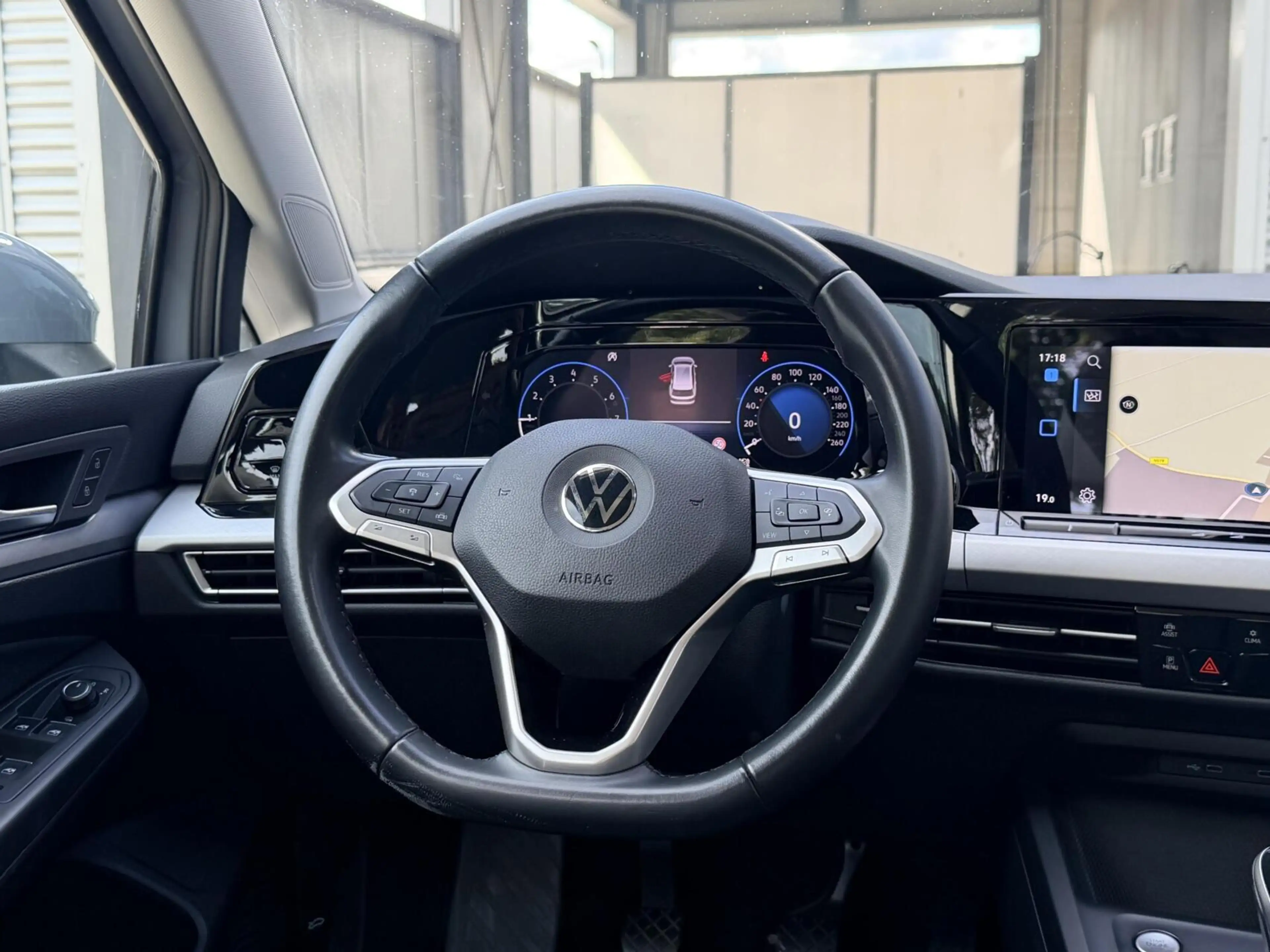 Volkswagen Golf Variant 1.0 TSI Life | Carplay | Adaptive cruise | Climate — photo 8