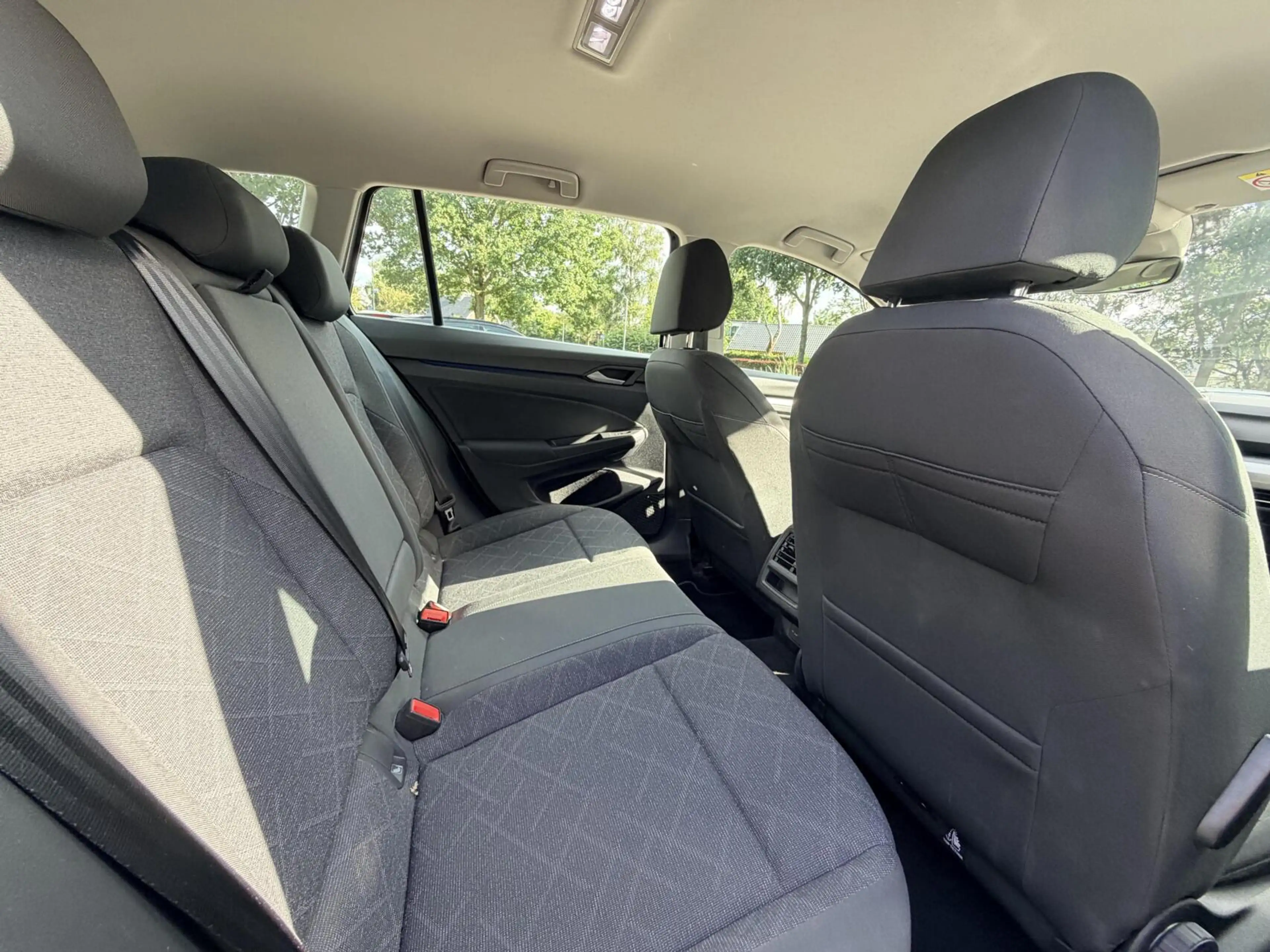 Volkswagen Golf Variant 1.0 TSI Life | Carplay | Adaptive cruise | Climate — photo 14