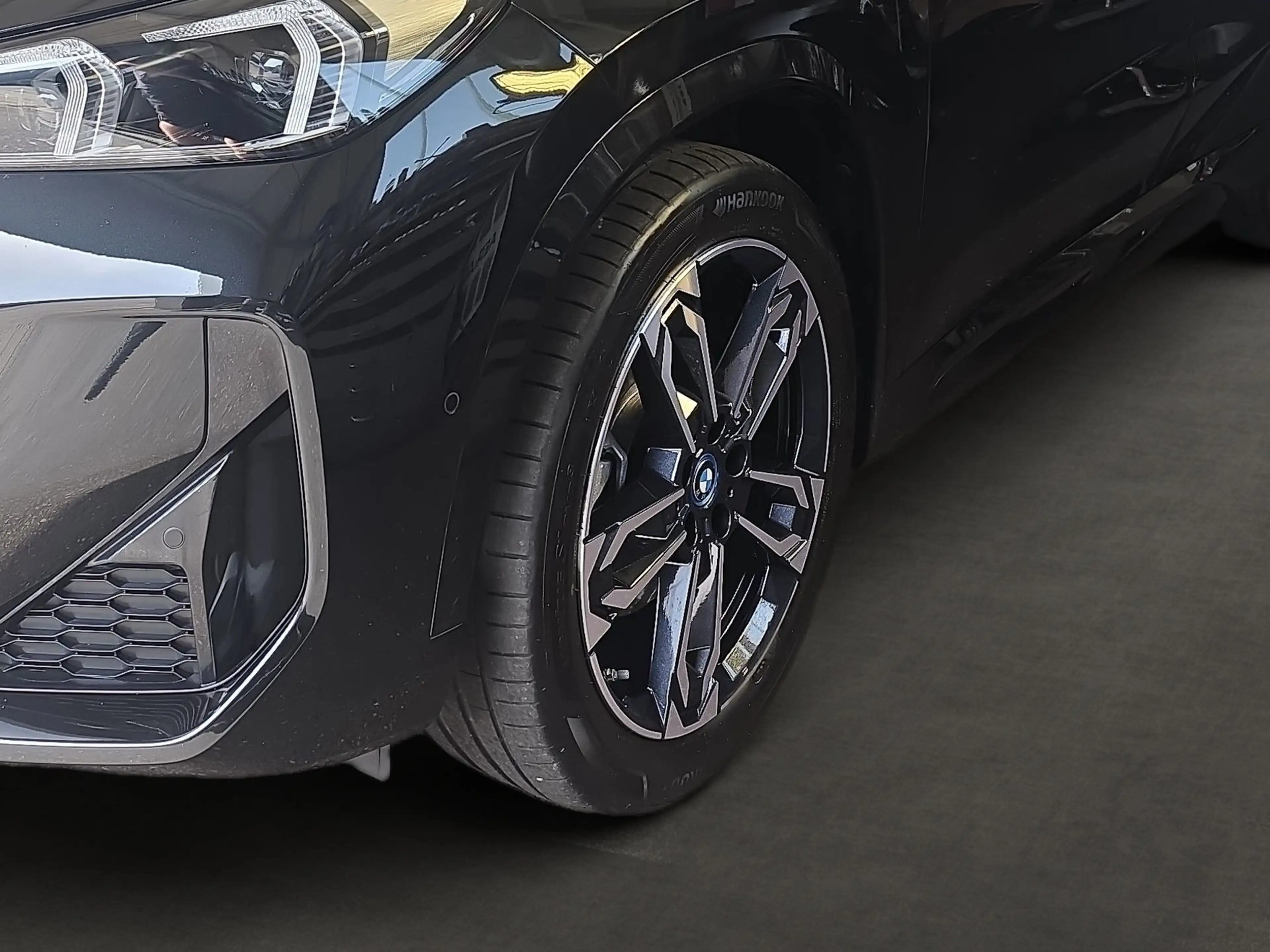 BMW iX 1 xDrive30 M-Sport*AHK*Panoramadach*Harman/Kardon* — photo 6