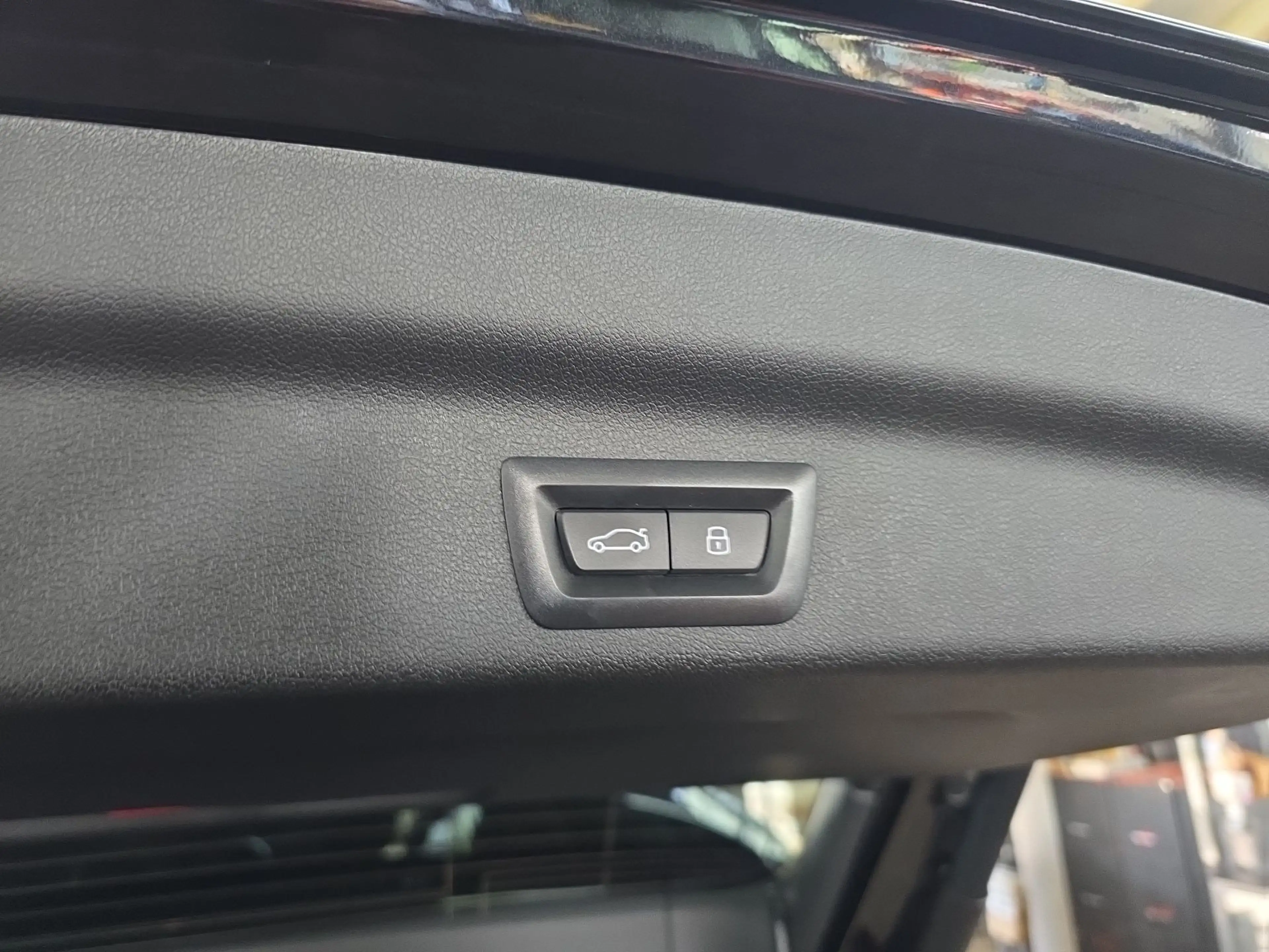 BMW iX 1 xDrive30 M-Sport*AHK*Panoramadach*Harman/Kardon* — photo 13
