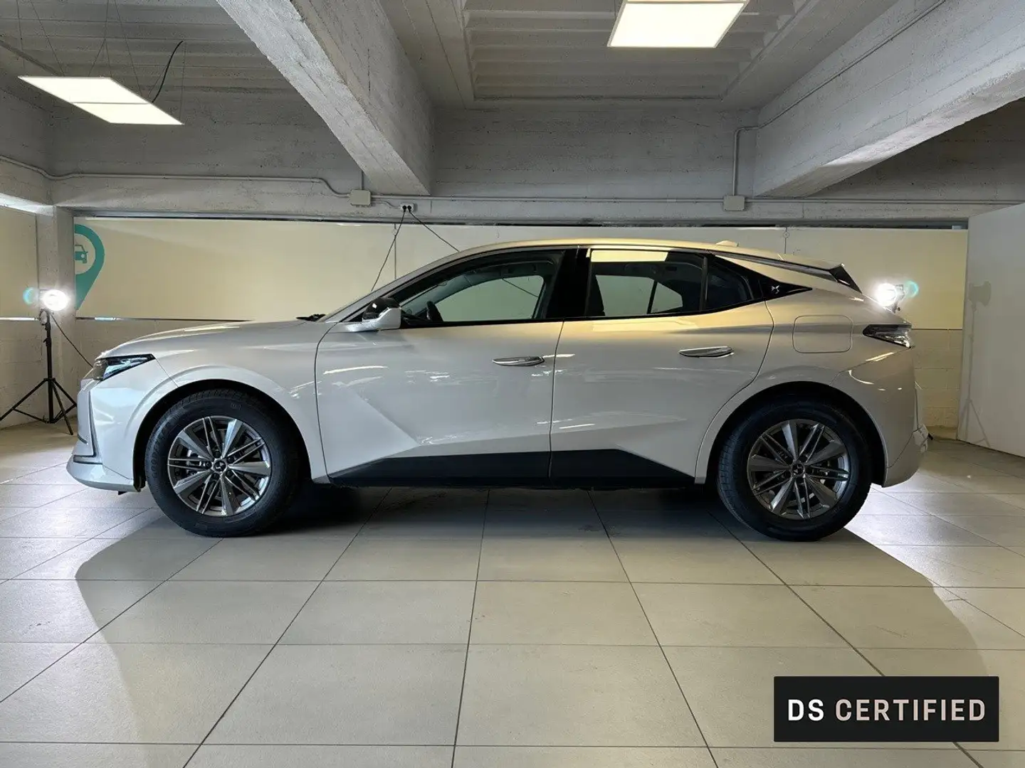 DS Automobiles DS 4 E-Tense 225 Bastille Business Grau - 2