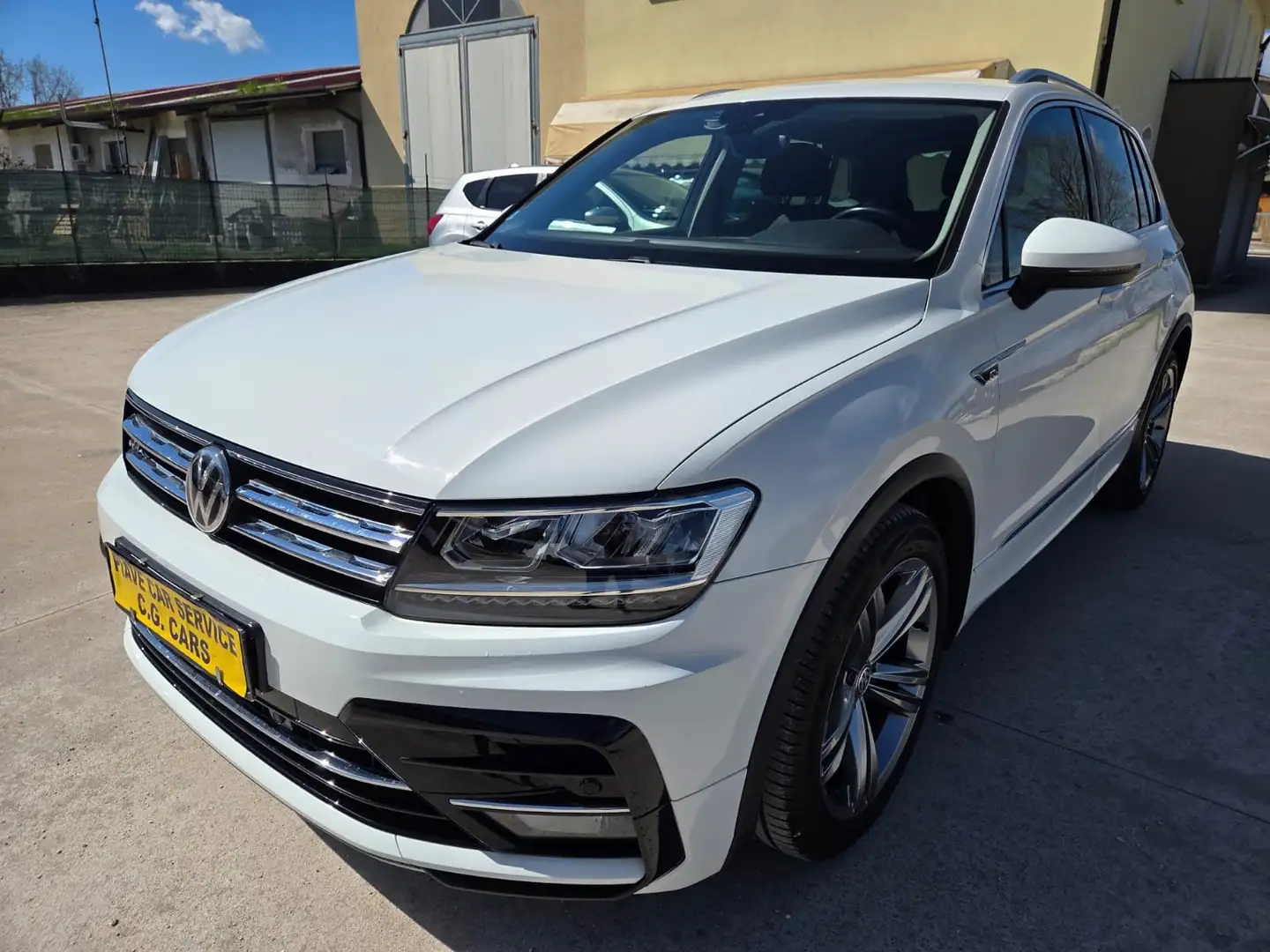 Volkswagen Tiguan Tiguan 1.6 tdi Sport 115cv R-LINE UNICOPR Blanc - 2