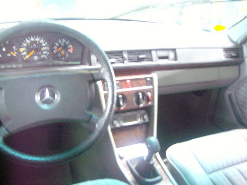 Mercedes-Benz E 300 124 Oldtimer