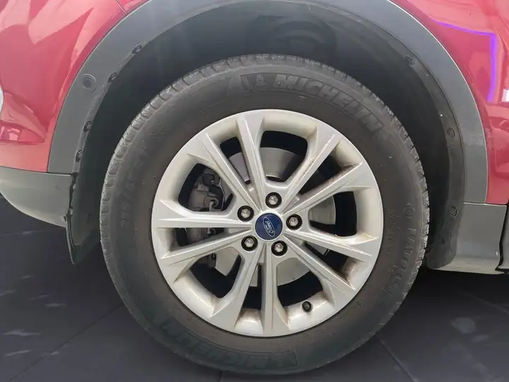 Ford Kuga 2018, foto 27