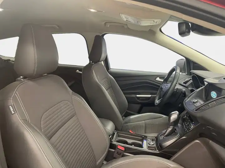 Ford Kuga 2018, foto 28