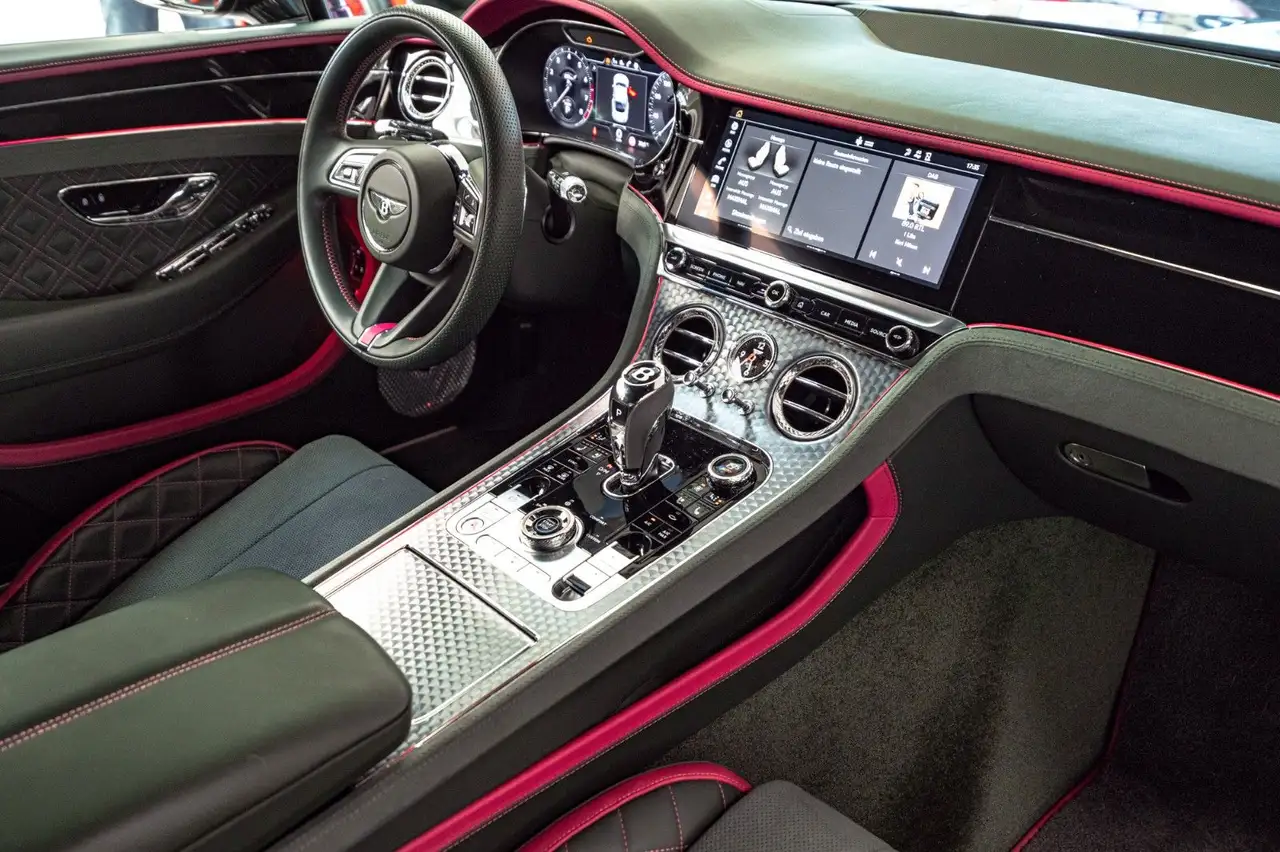 Bentley Continental GT 2023 — фото 35