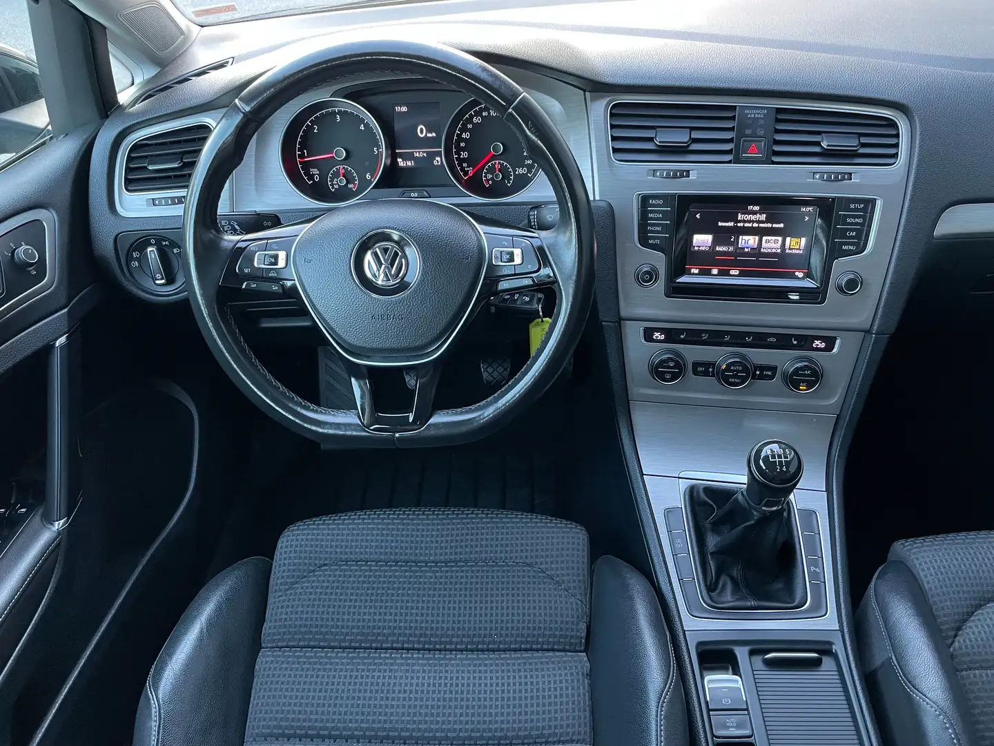 Volkswagen Golf 1.6 TDI Exclusiv-Sportl.BMT Euro-6,netto 7900,-e Schwarz - 1