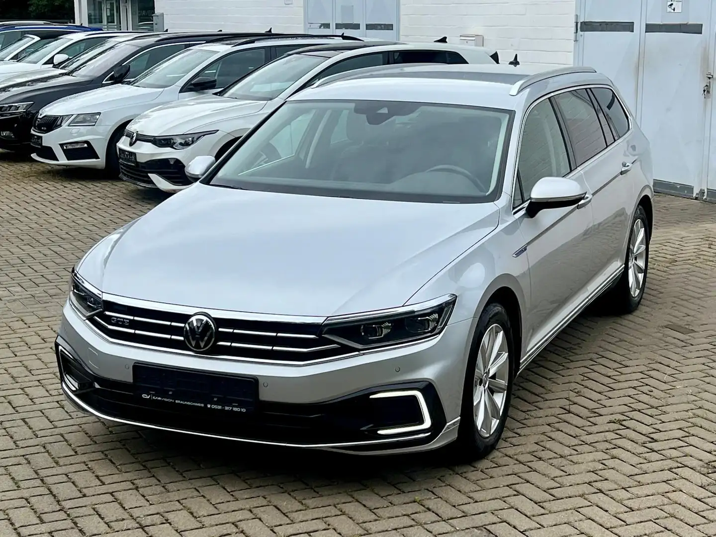 Volkswagen Passat Variant GTE *AHK*LEDER/ALC*MATRIX*ACC*KAM Silber - 2