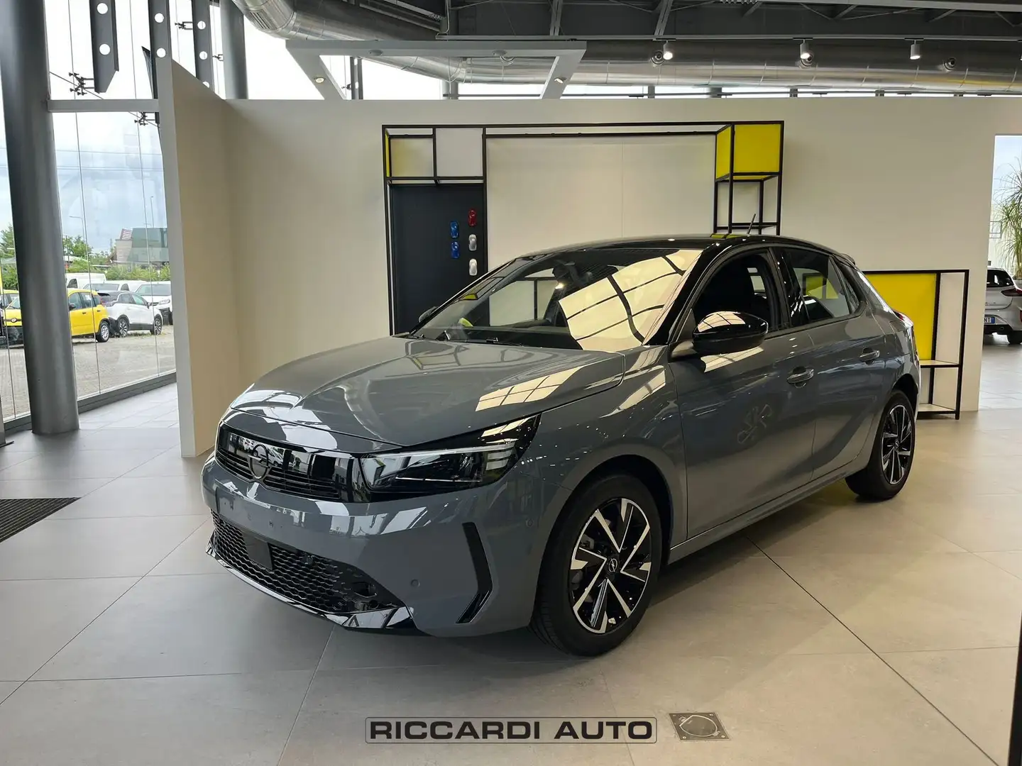Opel Corsa Nuova GS Hybrid 110CV DTC6 Gris - 1