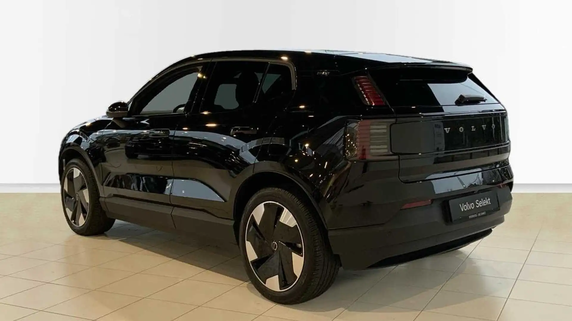 Volvo EX30 Plus, Single Motor Extended Range, Elektrisch + H& Zwart - 2