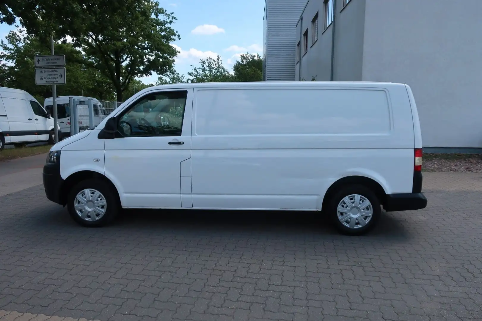 Volkswagen T5 Transporter lang / 1.Hand / AHK / Tempomat Weiß - 2