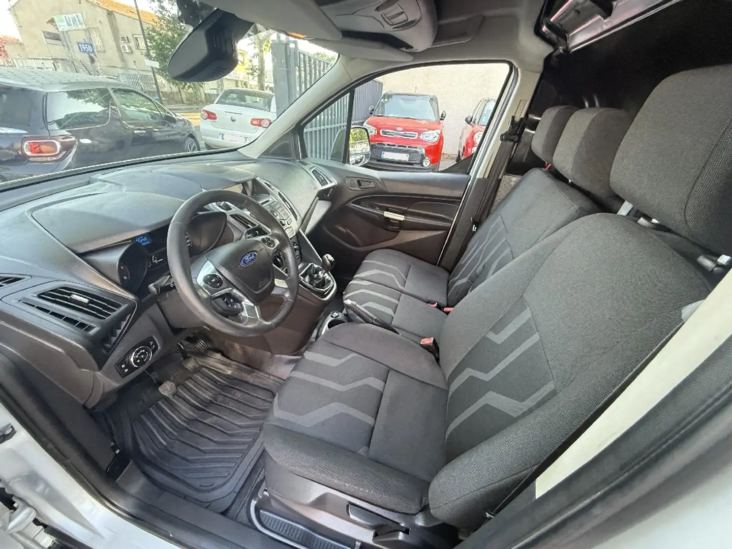 Ford Transit Connect L2 1.6 TDCI 115 AMBIENTE - 2