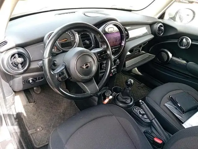 Mini Hatch view 3