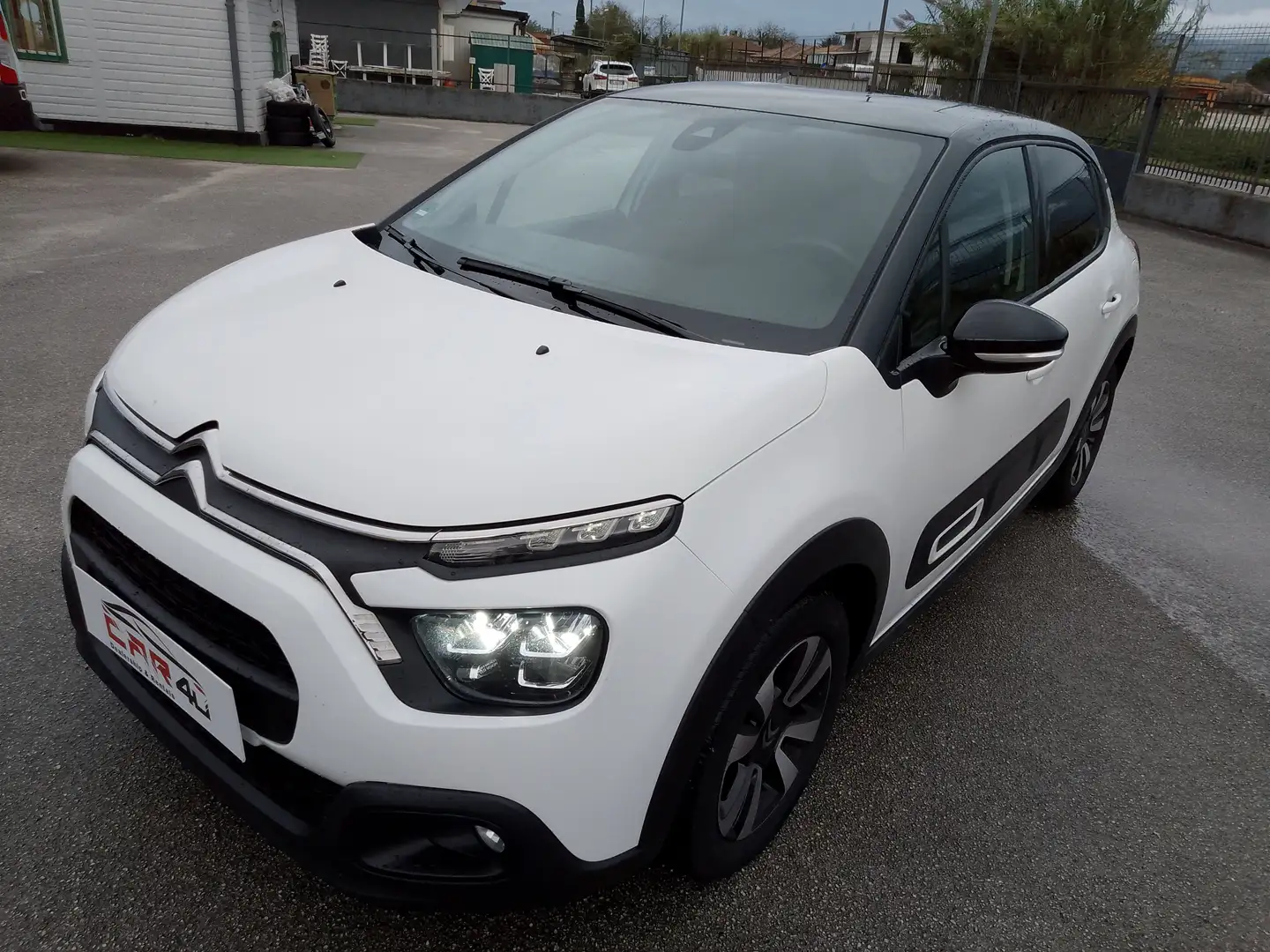 Citroen C3 C3 1.5 bluehdi Shine FULL OPTIONAL Bianco - 1