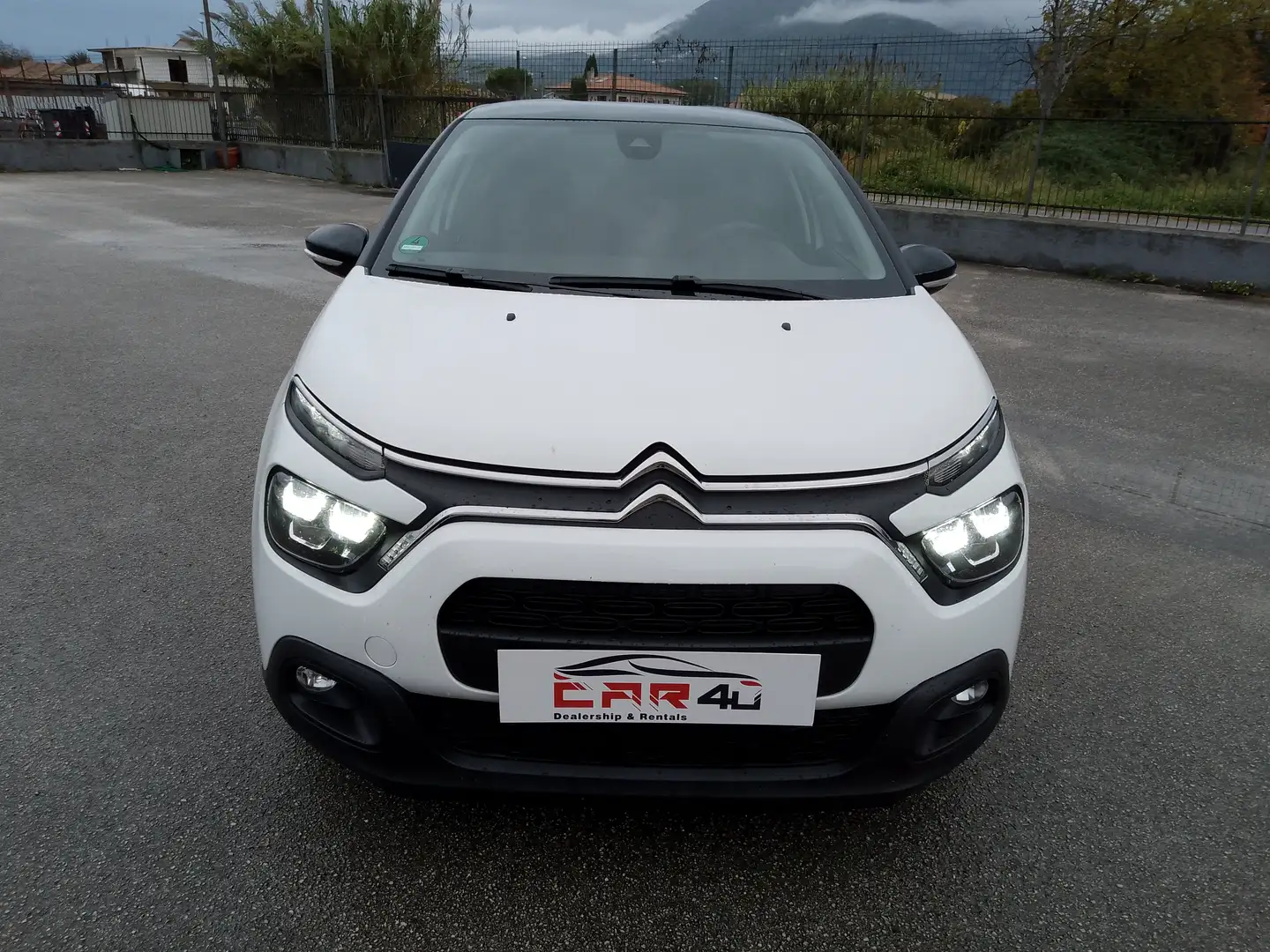 Citroen C3 C3 1.5 bluehdi Shine FULL OPTIONAL Bianco - 2