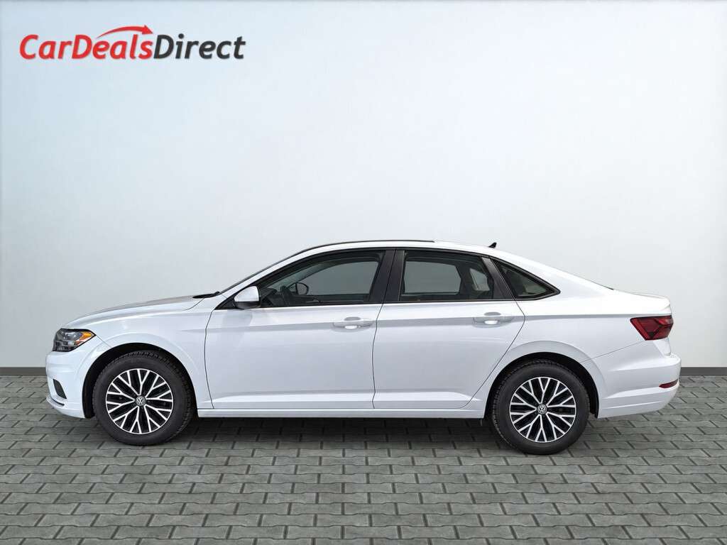 2021 Volkswagen Jetta Highline / Leather / NAVI / Sunroof / Digital Cock — снимка 1