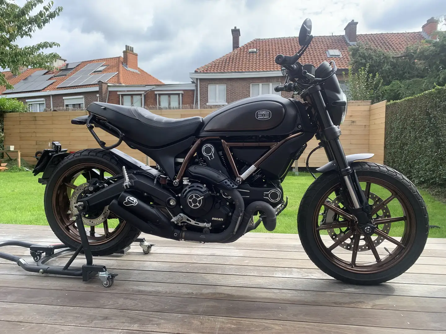 Ducati Scrambler Italia independent série limitee n 561/1077 - 2