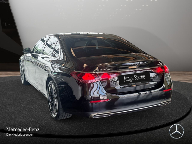 Mercedes-Benz E 300 e 4M Hybrid Avantgarde 360° Pano Distr. LED — photo 10