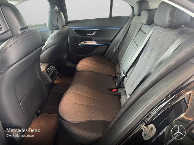 Mercedes-Benz E 300 e 4M Hybrid Avantgarde 360° Pano Distr. LED — photo 12