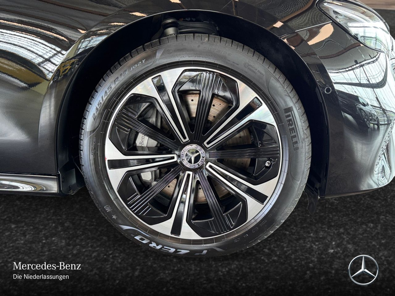 Mercedes-Benz E 300 e 4M Hybrid Avantgarde 360° Pano Distr. LED — photo 6