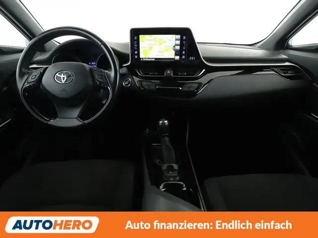 Toyota C-HR view 12