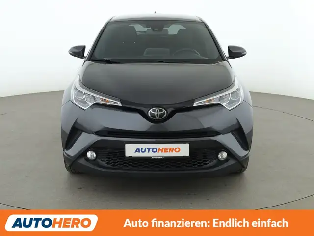 Toyota C-HR view 9