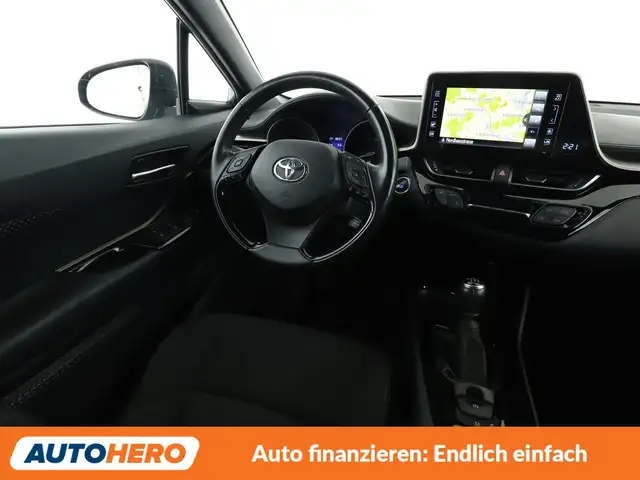 Toyota C-HR view 13