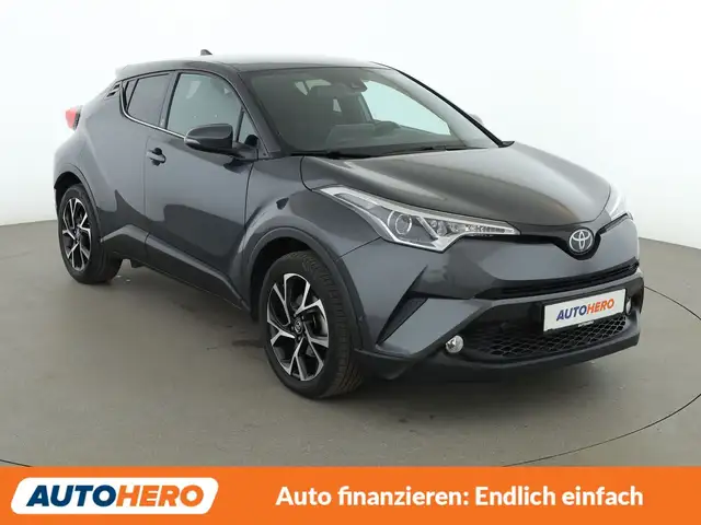 Toyota C-HR view 8