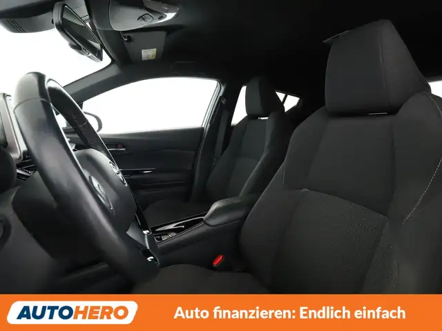 Toyota C-HR view 10