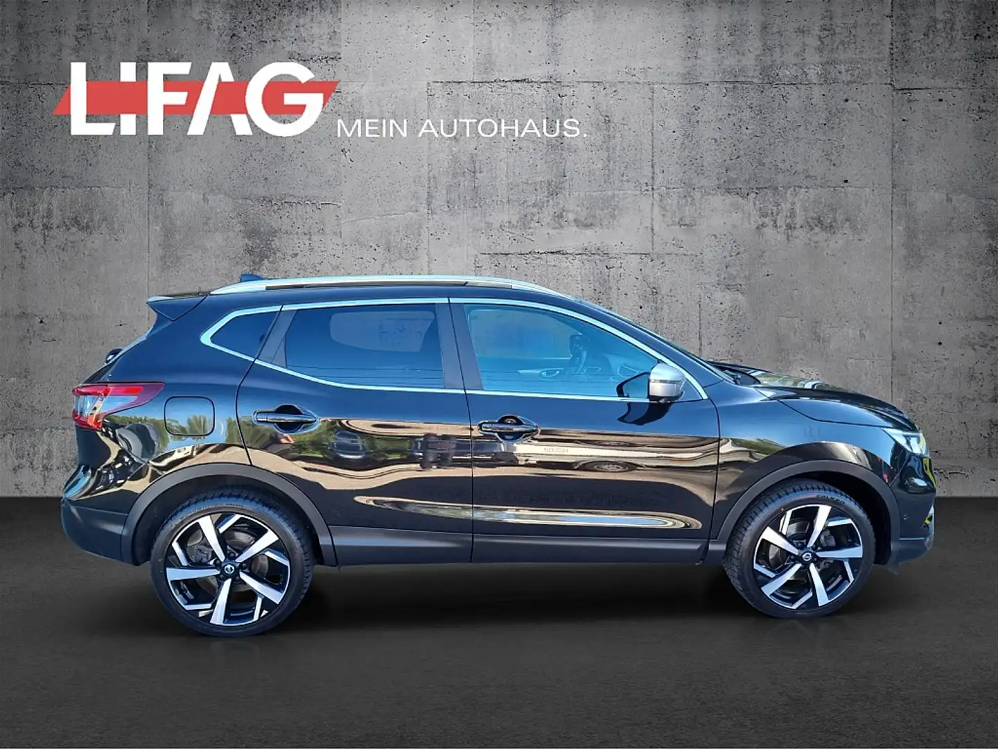 Nissan Qashqai 1,3 DIG-T Tekna+ *ab € 15.990,-* Schwarz - 2