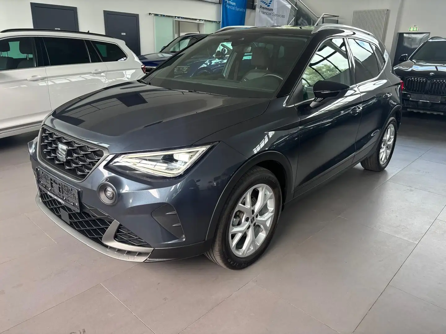 SEAT Arona FR-Line 1.0 TSI DAB/LED/PDC/ACC/17 Grau - 1