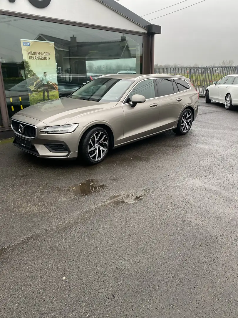 Volvo V60 T4 Geartronic Momentum Gris - 1
