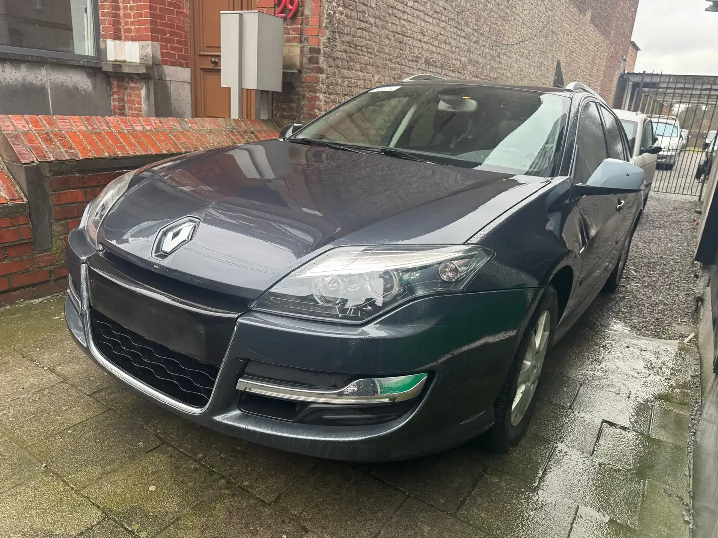 Renault Laguna Grandtour dCi 110 FAP Limited Šedá - 1