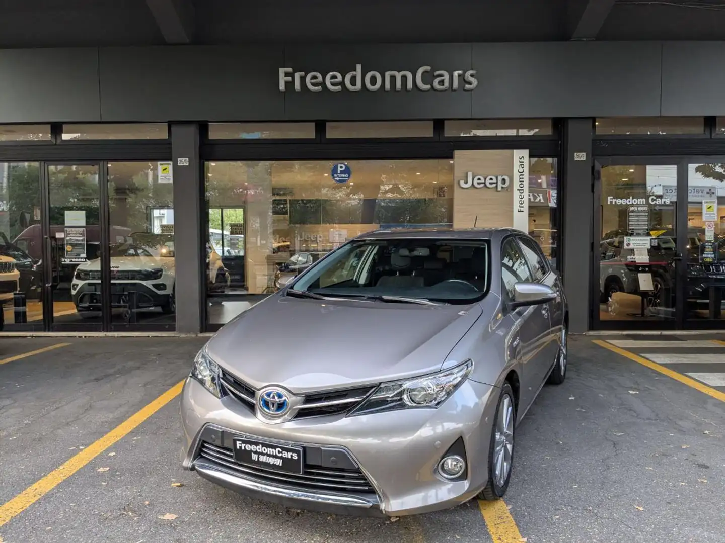 Toyota Auris 1.8 Hybrid Active Plus Bronzo - 2