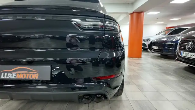 Porsche Cayenne view 14