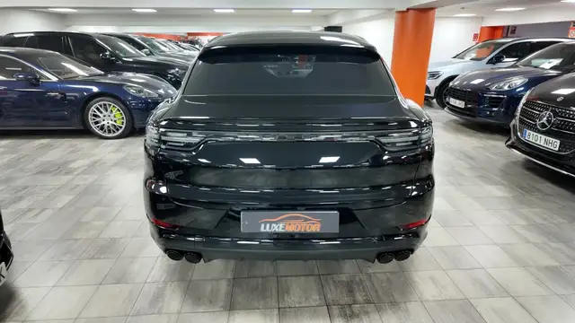 Porsche Cayenne view 5