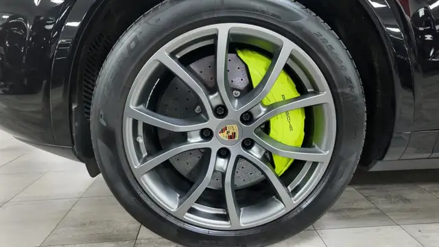 Porsche Cayenne view 11