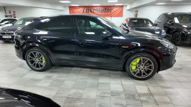 Porsche Cayenne view 7