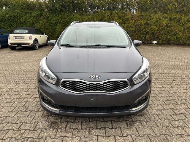 Imagine Kia Ceed / cee'd Ceed 1.4 CVVT Dream-Team Edition