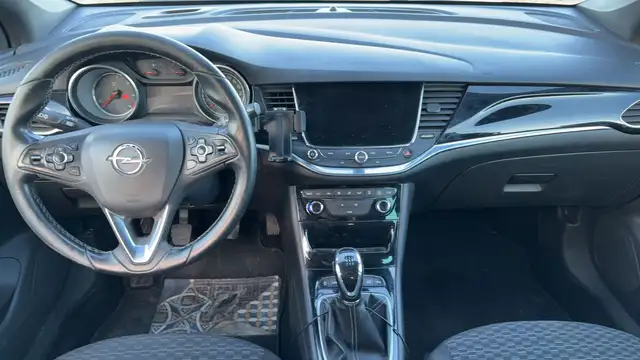 Opel Astra view 11