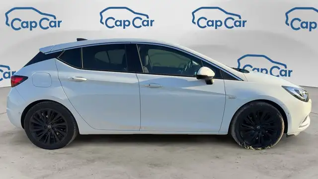 Opel Astra view 4