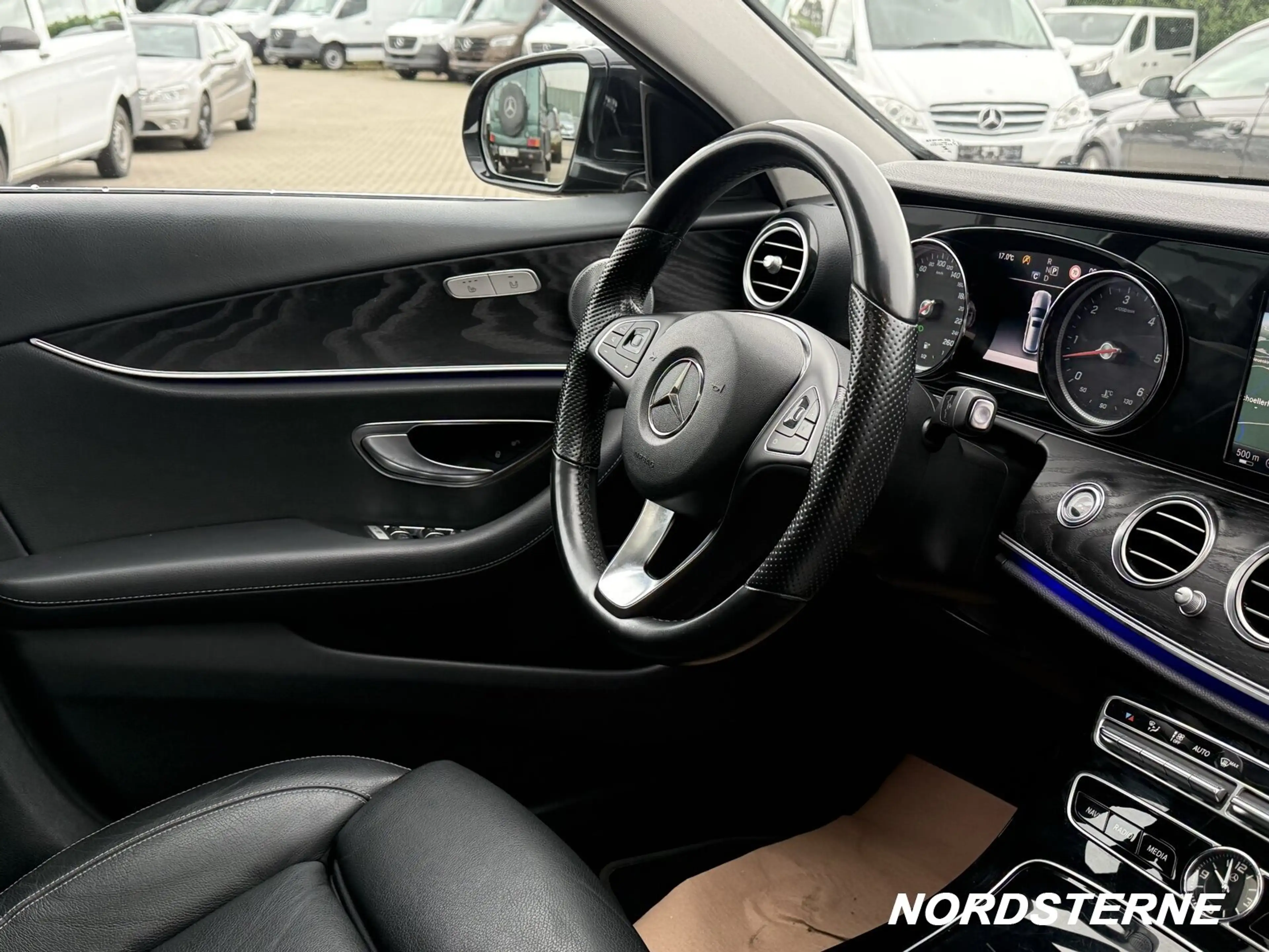 Mercedes-Benz E 350 E 350 T d EXCLUSIVE COMAND Volleder AHK LED ILS — photo 17