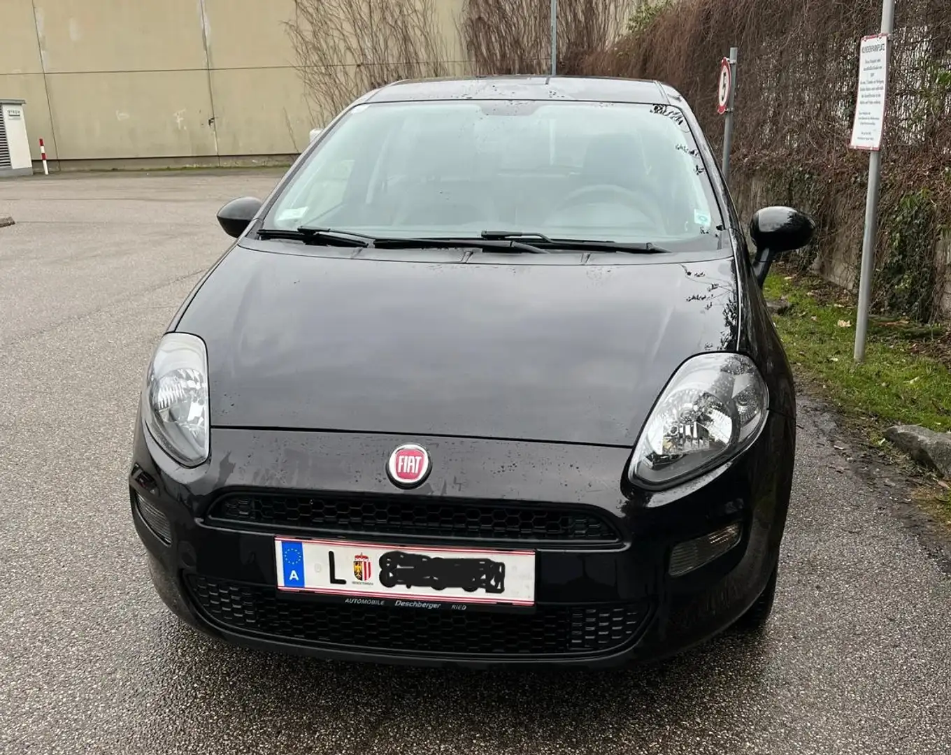 Fiat Punto Punto 1,2 69 Lounge Lounge Schwarz - 1
