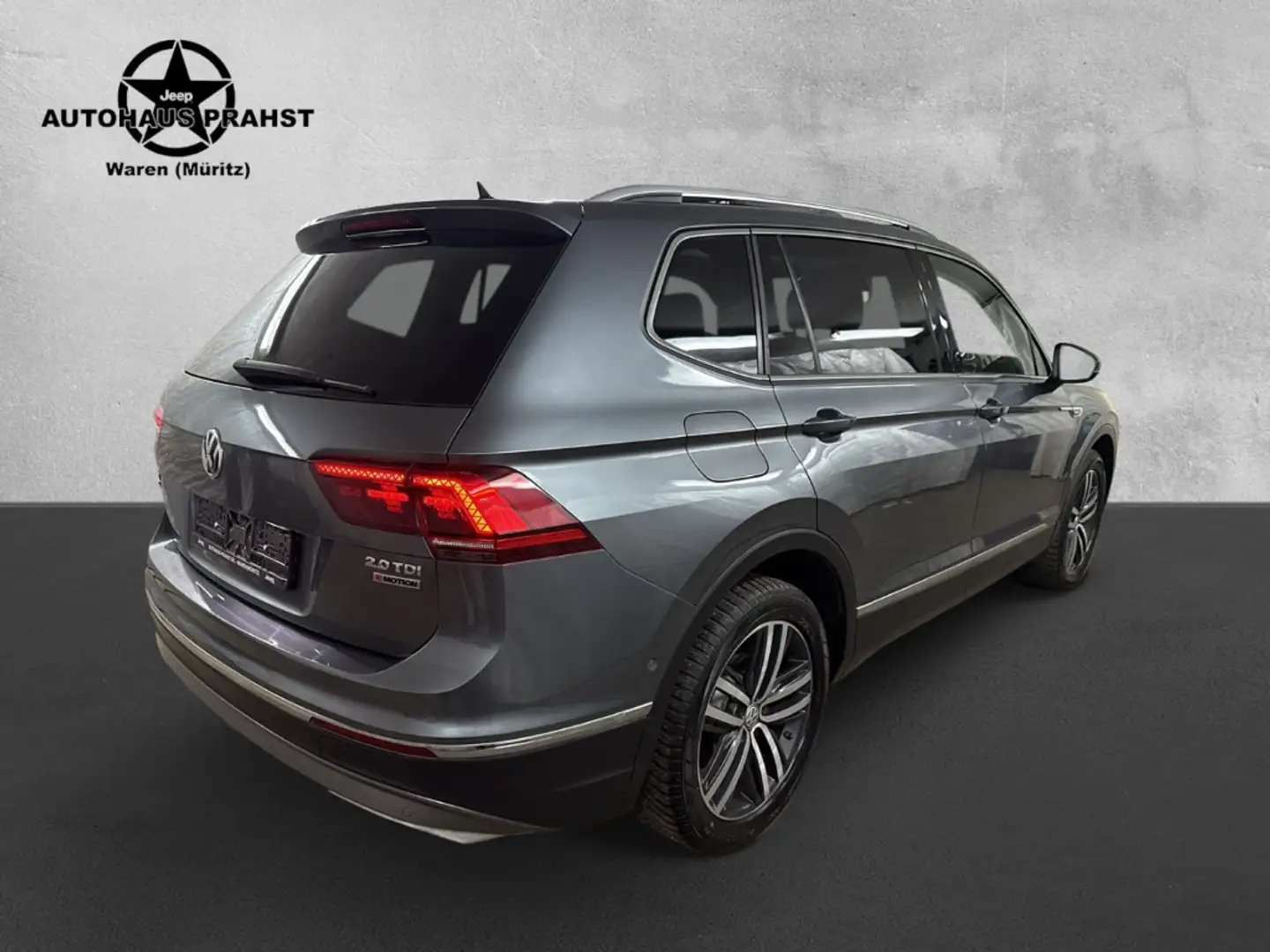 Volkswagen Tiguan Allspace 2.0TDI Highline 4Motion LED 360° Gris - 2