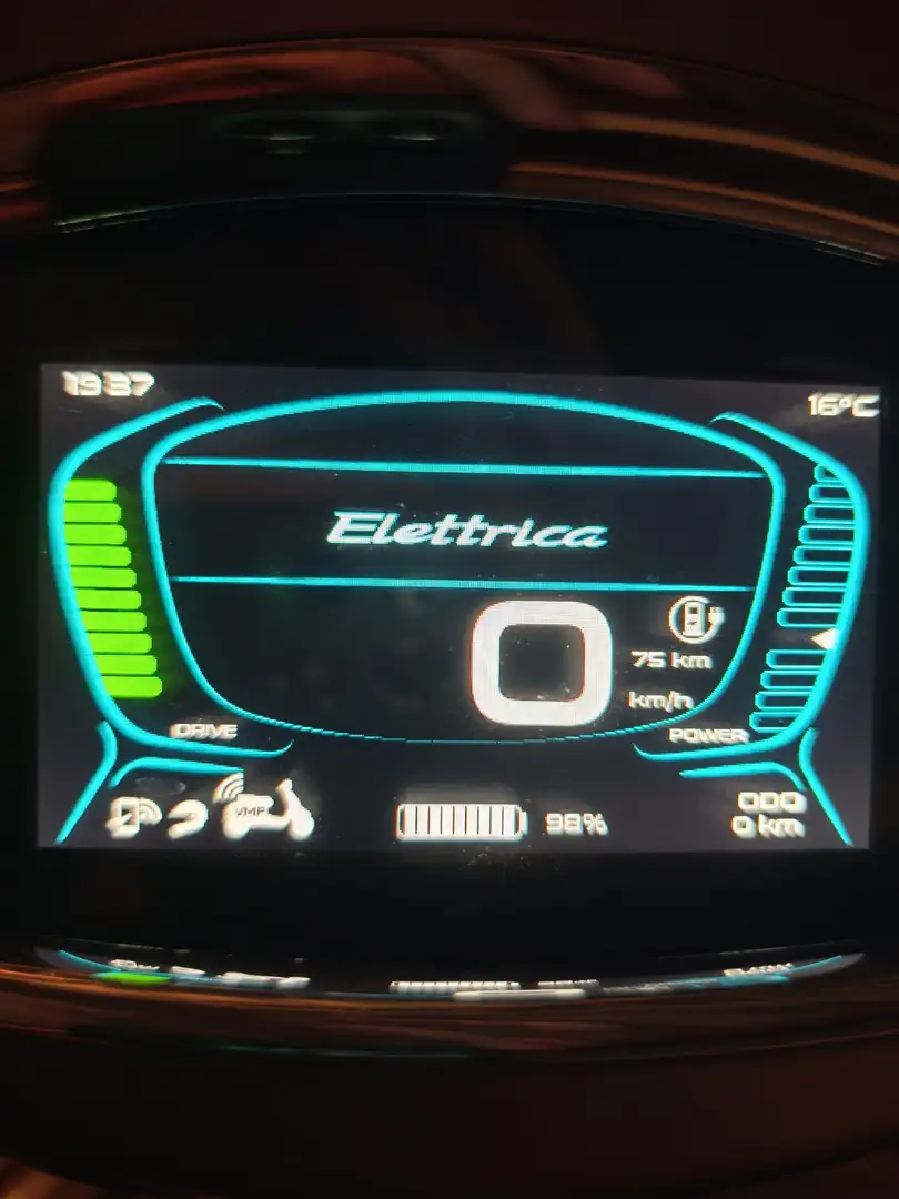 Vespa Elettrica 45 km/h Srebrny - 2